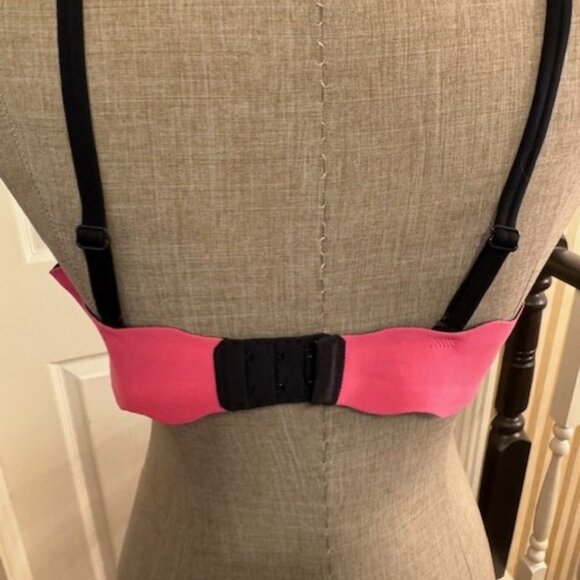 Victoria Secret push up bra in hot pink size 38C - Picture 3 of 4
